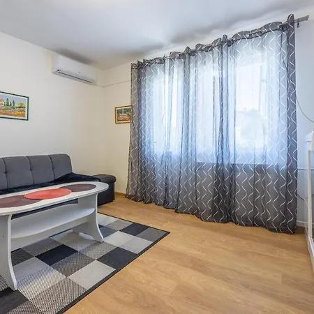 Miksic Appartamento Selce